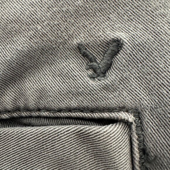 American Eagle Gray Midi Twill Super Stretch Shorts Size 6 - Picture 3 of 9